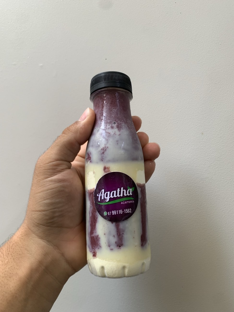 Foto real de garrafa com sabor da Agatha