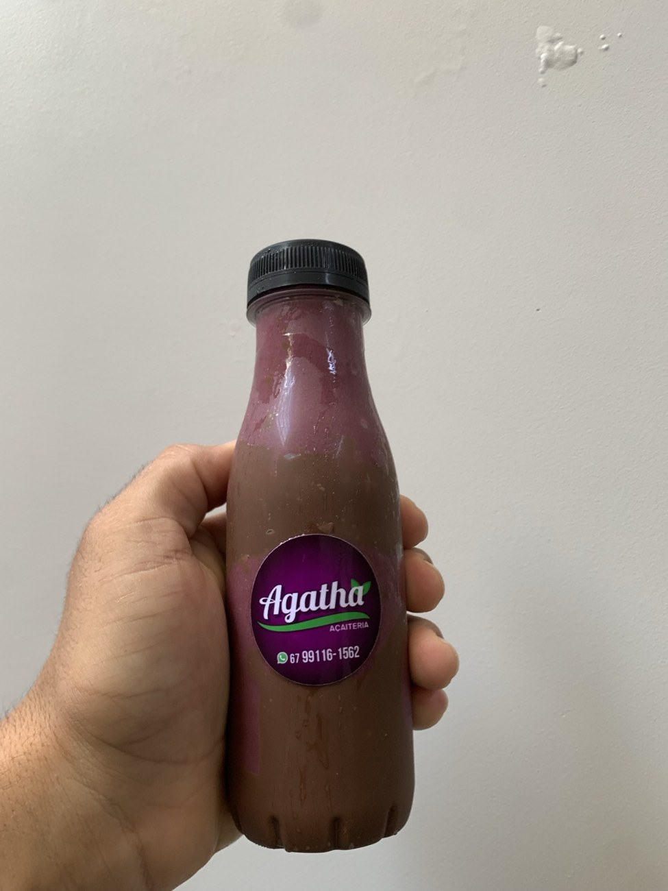 Foto real de garrafa com sabor da Agatha